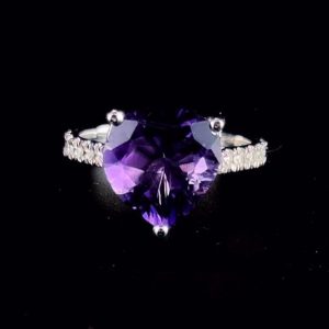 5.86ct Amethyst Centre Stone Ring
